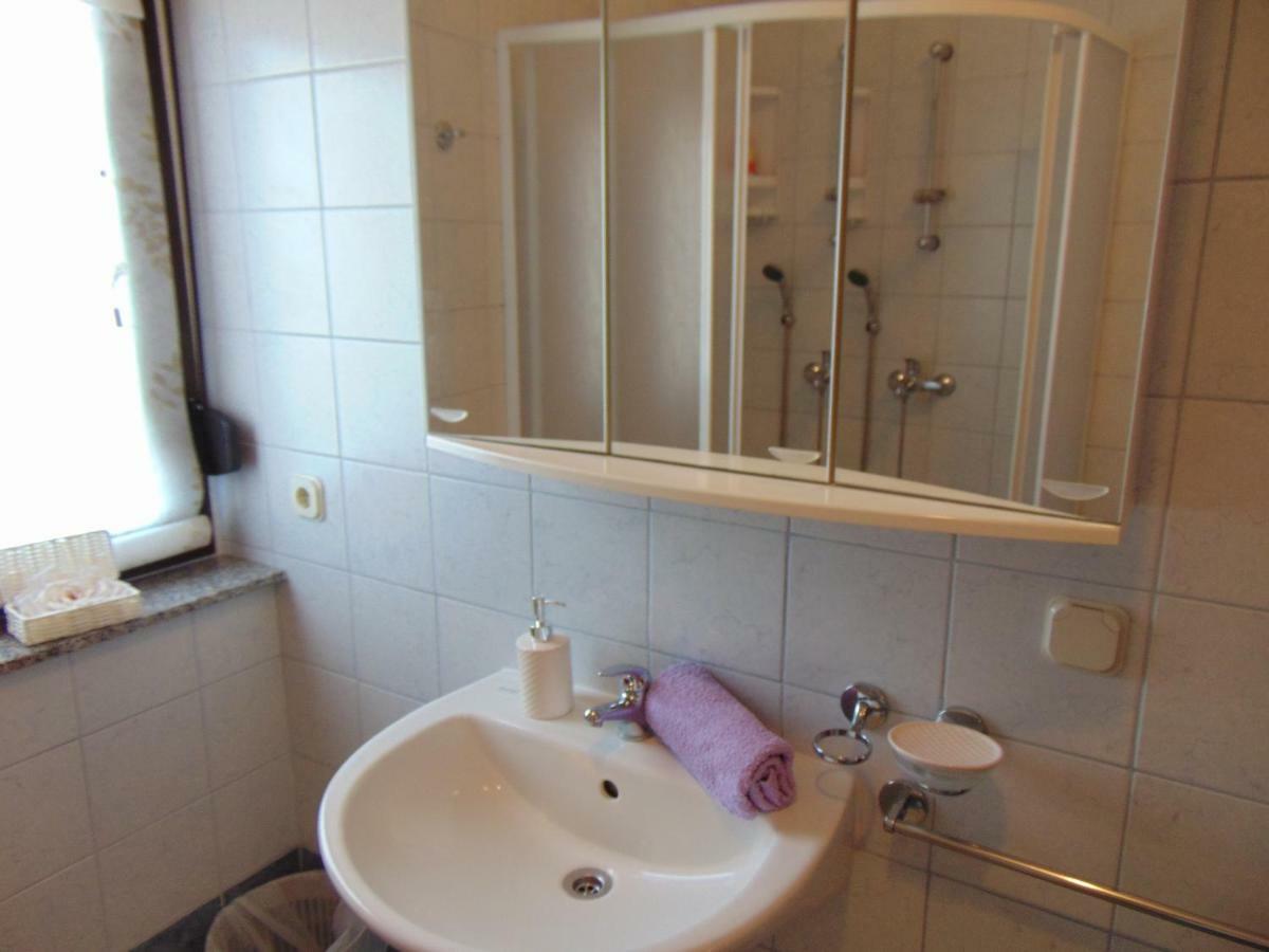 Apartment Mia Malinska Buitenkant foto